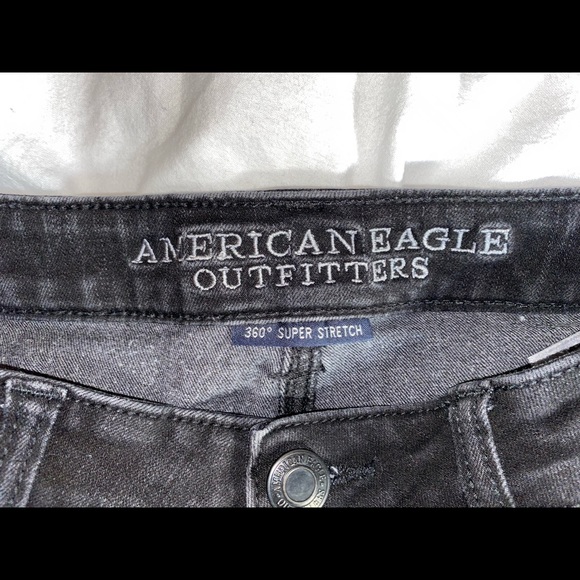 American Eagle 360 Super Stretch Hi-Rise Shortie Size 8 - Picture 2 of 4